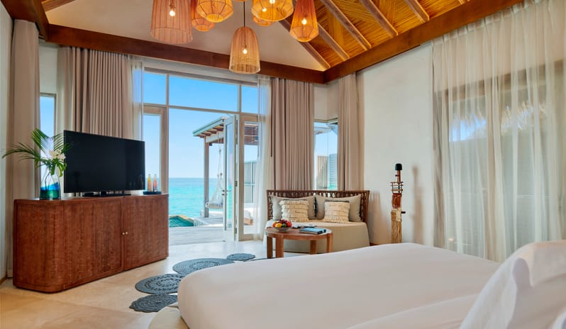 Fairmont Maldives Sirru Fen Fushi-WATER SUNRISE VILLA BEDROOM_15638